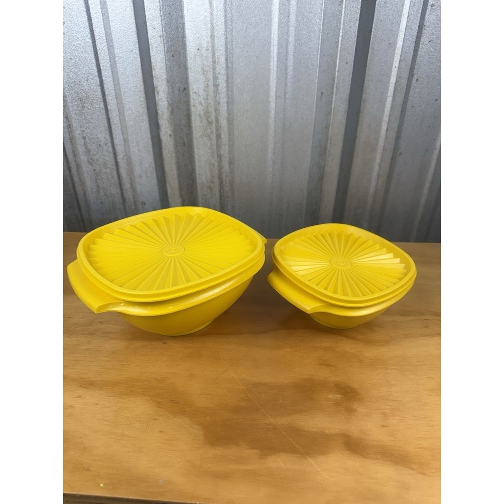 Set Of 2 Vintage Tupperware Servalier Square Bowls 6" And 8"